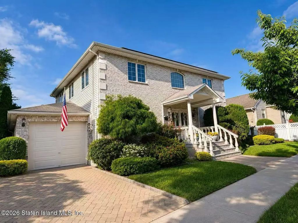 73 Columbus Avenue, Staten Island