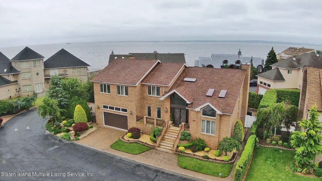 25 Nicolosi Drive, Staten Island