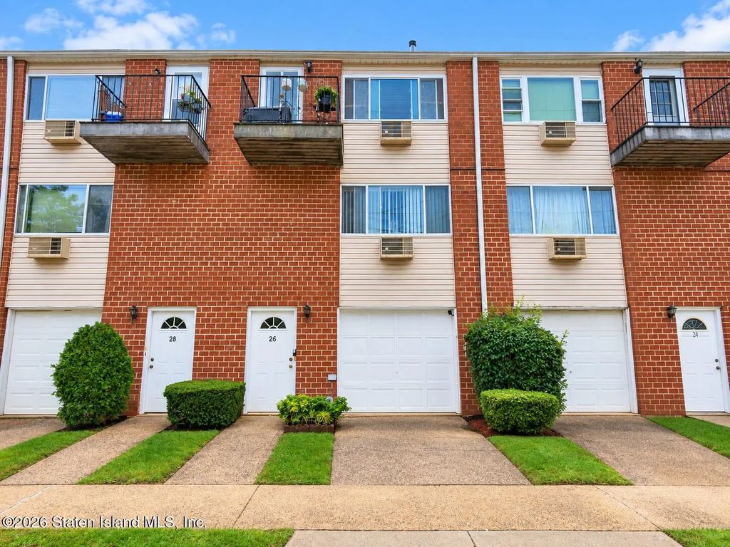 26 Francine Court B, Staten Island