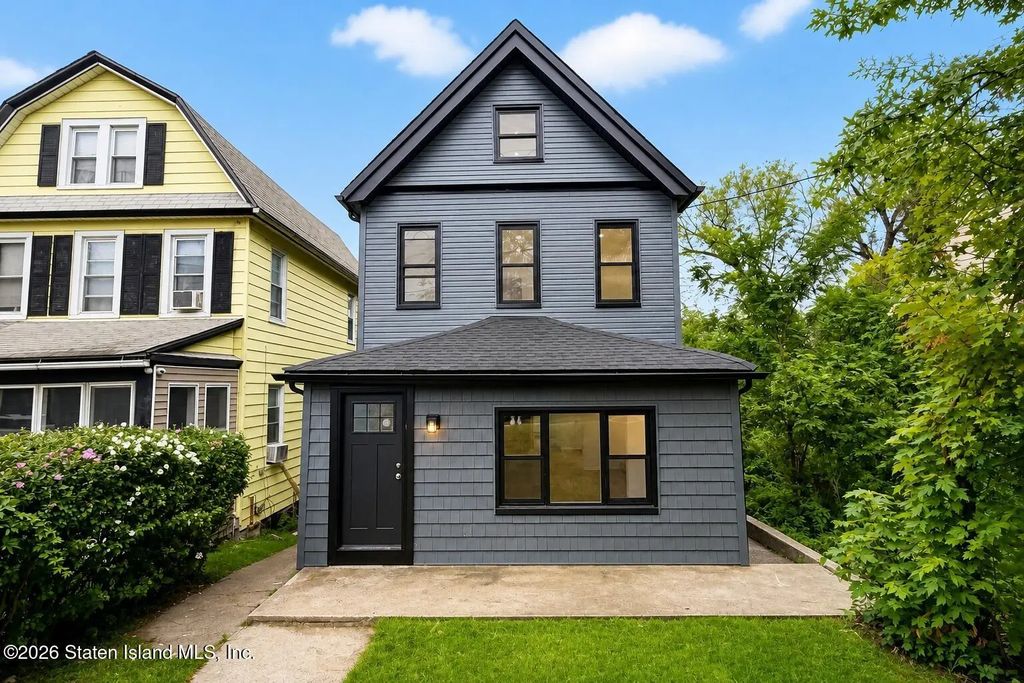 221 South Avenue, Staten Island