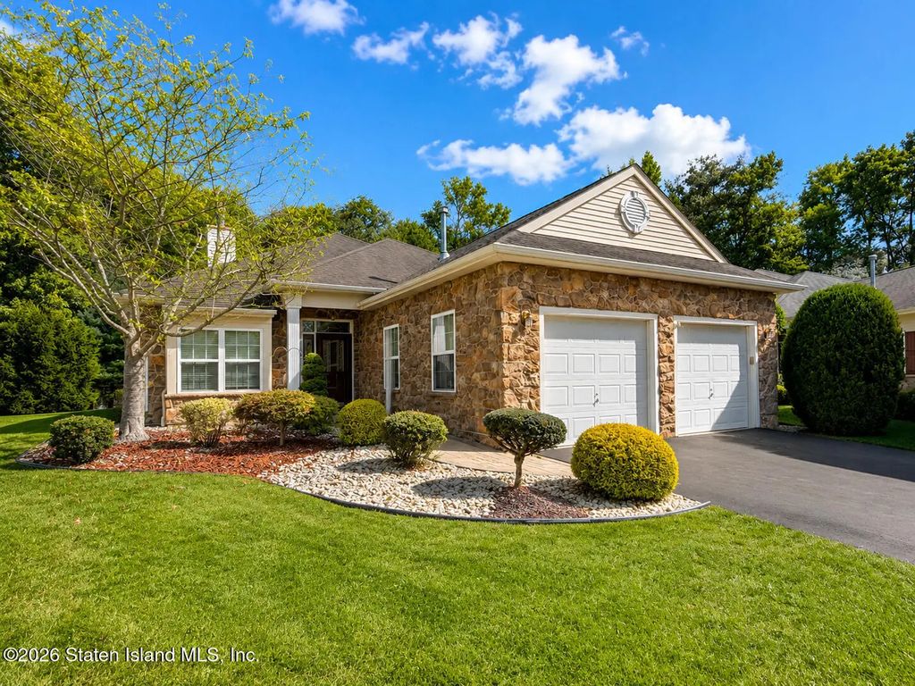 111 Fontaine Court, Monroe Township