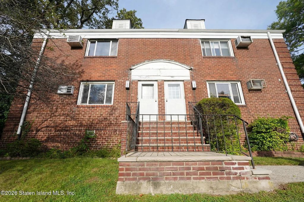 582 Howard Avenue A, Staten Island