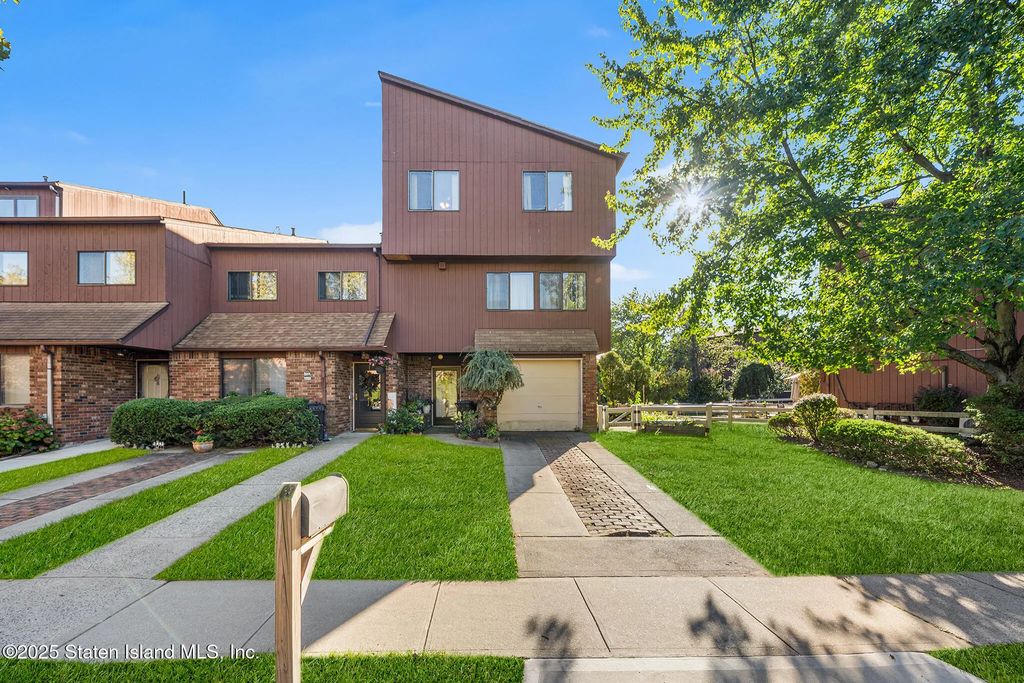 164 Stonegate Drive, Staten Island