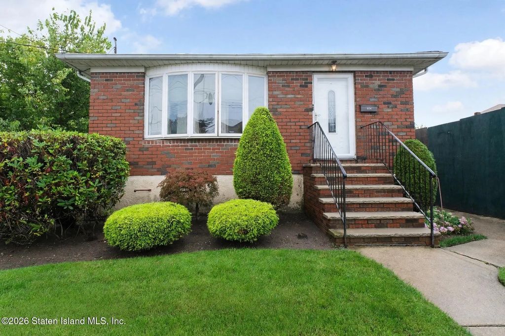604 Lincoln Avenue, Staten Island
