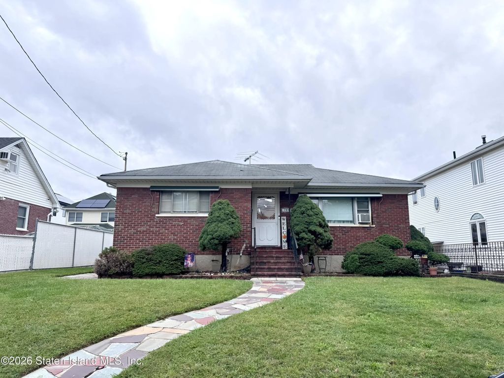 125 Bedford Avenue, Staten Island