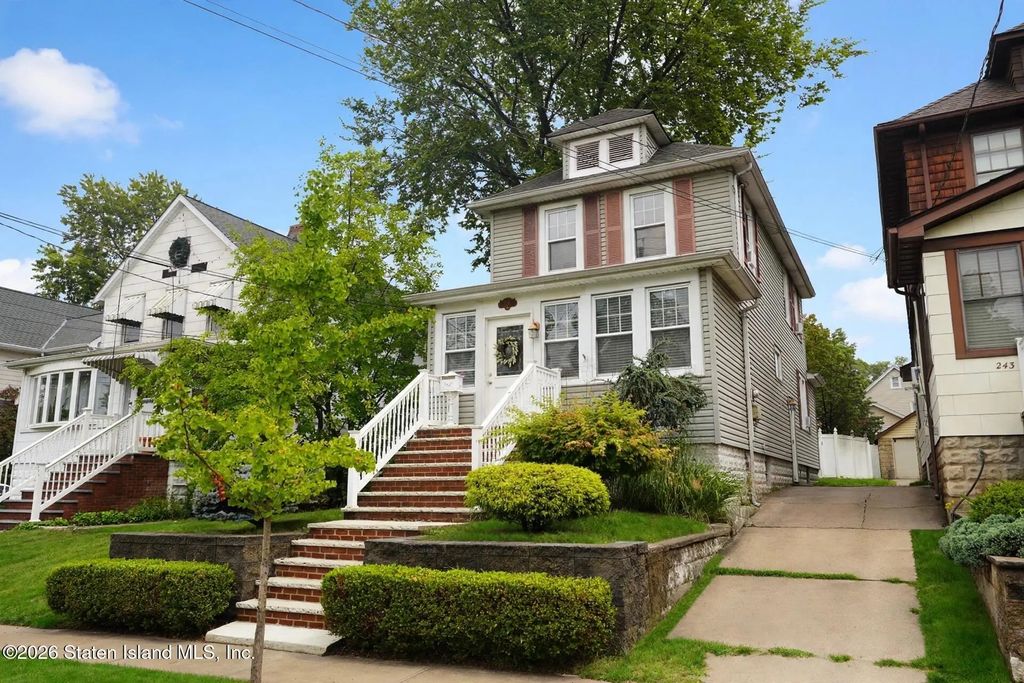 237 Fisher Avenue, Staten Island