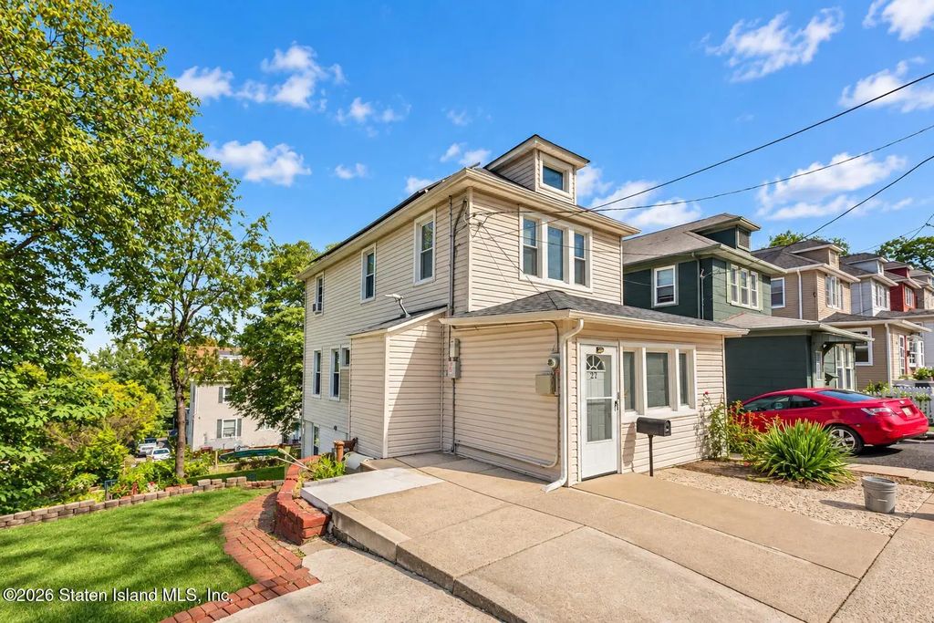 27 Eadie Place, Staten Island
