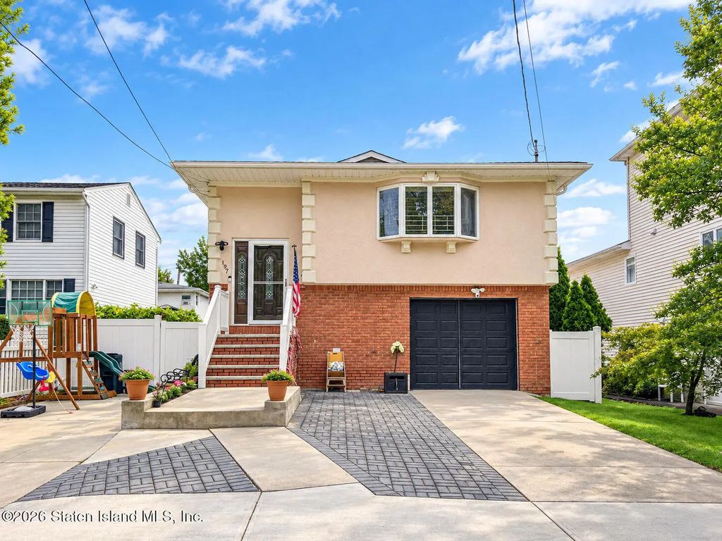 197 Currie Avenue, Staten Island