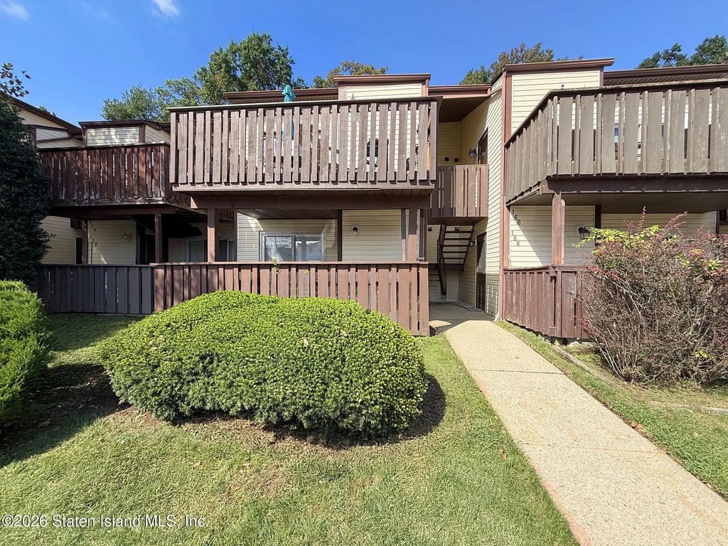 172 Timber Ridge Drive, Staten Island