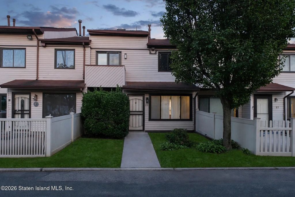 25 Wolkoff Lane, Staten Island