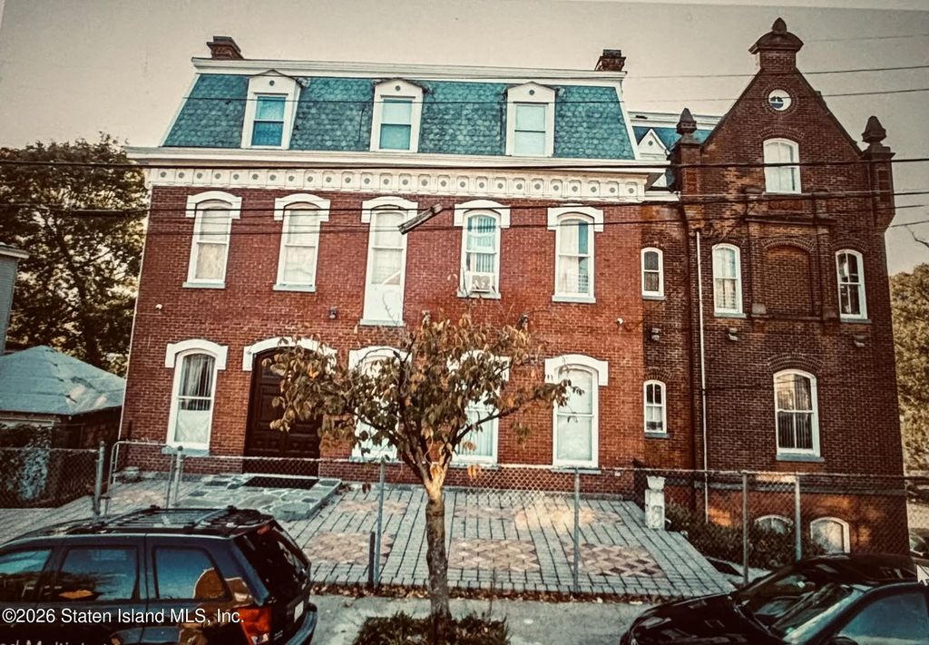 21 Court Street, Staten Island