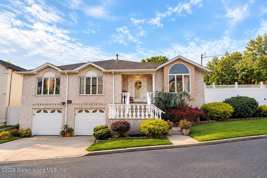 123 Savo Loop, Staten Island