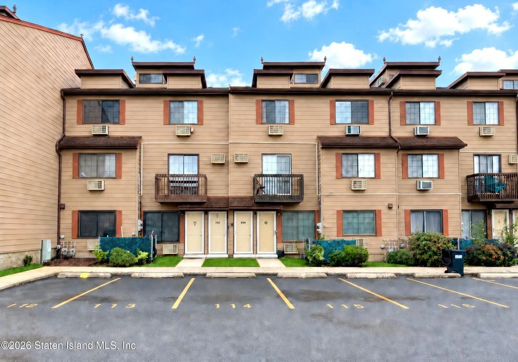 76 Daffodil Lane A, Staten Island