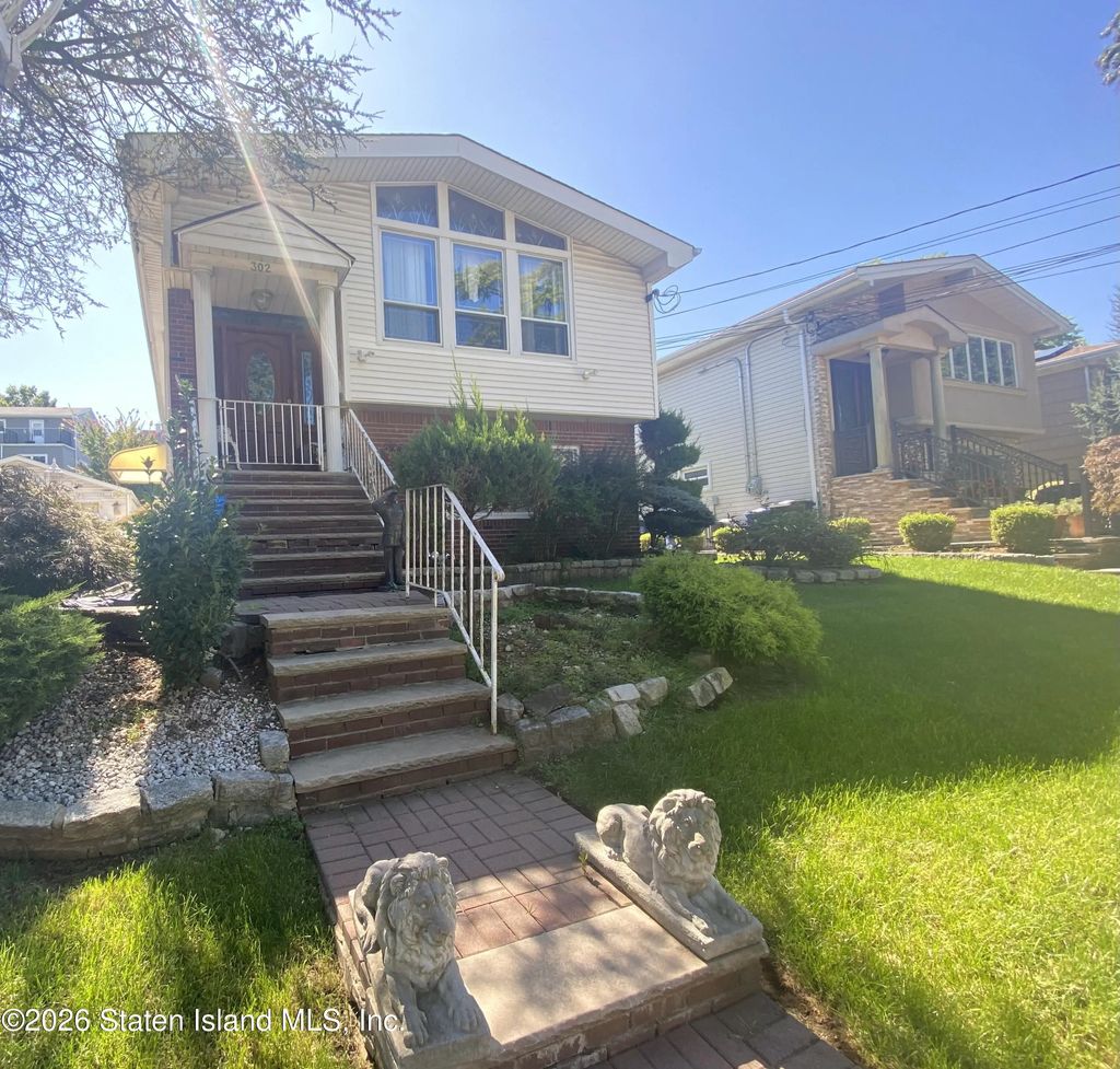 302 Lightner Avenue, Staten Island