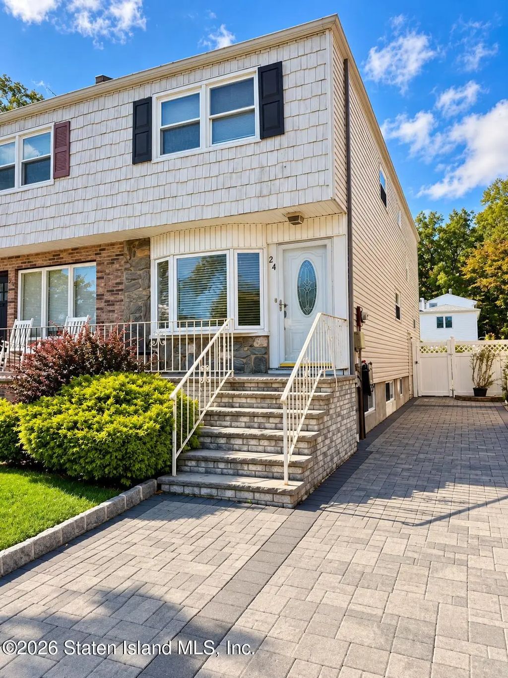 24 Mulberry Avenue, Staten Island