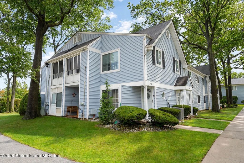 868 Rossville Avenue, Staten Island
