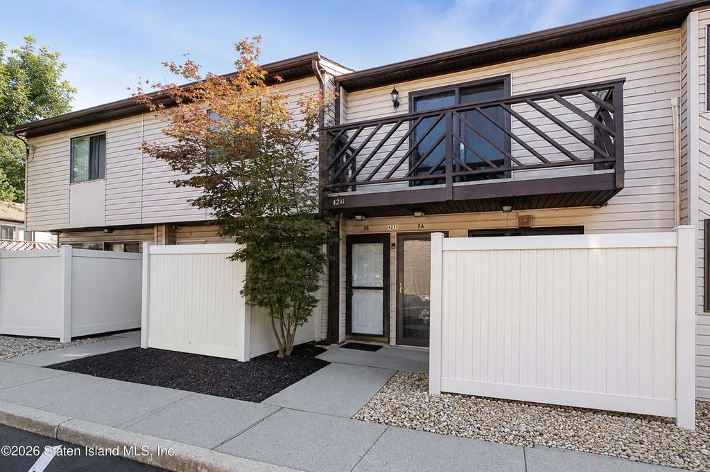 4211 Amboy Road 8b, Staten Island