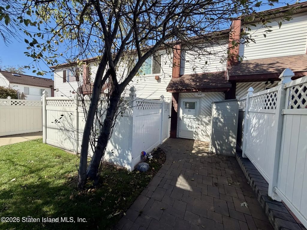 101 N Gannon Avenue, Staten Island