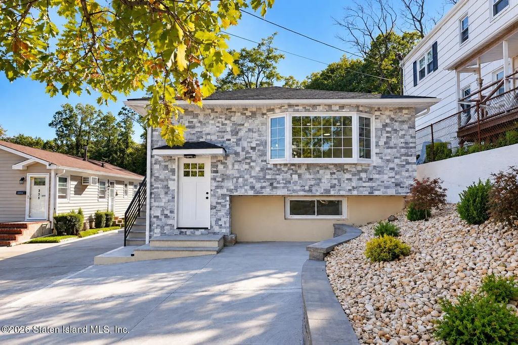 342 Little Clove Road, Staten Island