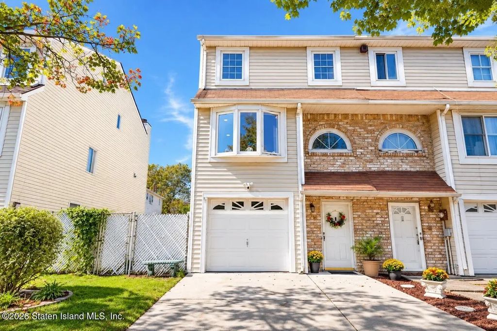 10 Elson Street, Staten Island