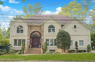 15 The Oval, Staten Island, NY