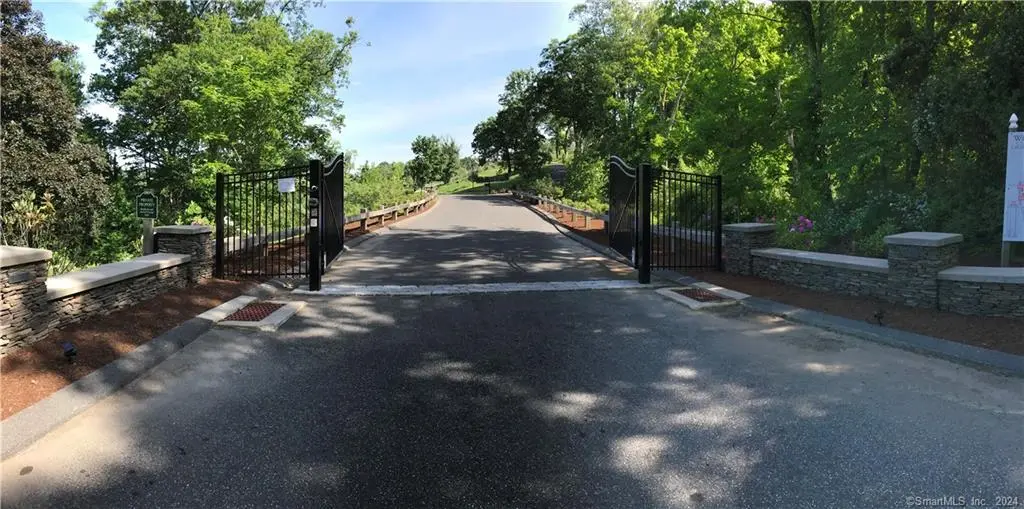 197 Willow Creek Estates Drive, Southbury