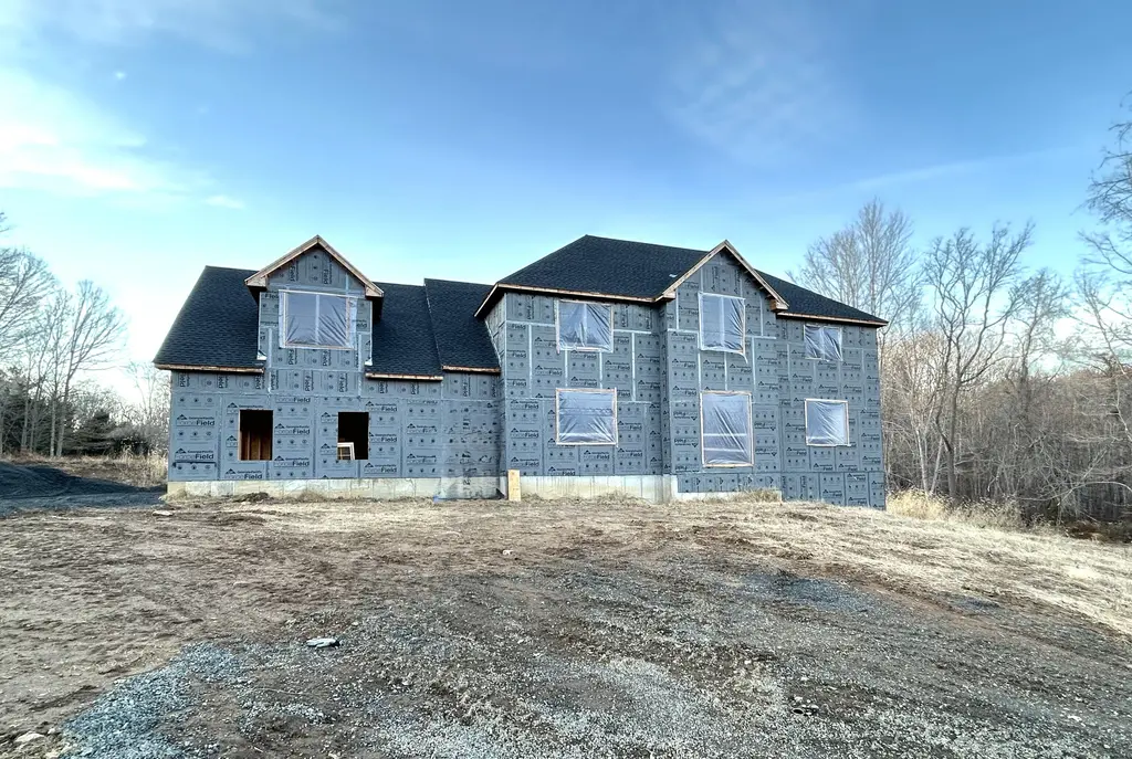 462 Horse Pond Road, Madison