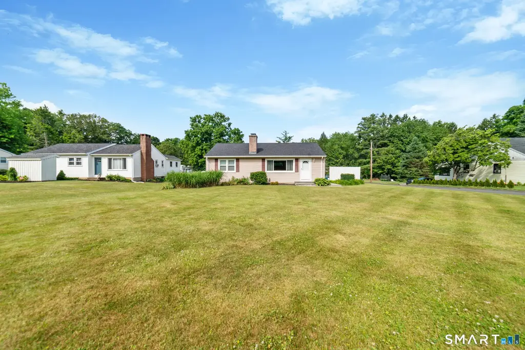15 Evergreen Drive, Southbury