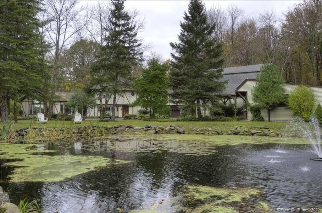 38 Strawberry Ridge, Warren