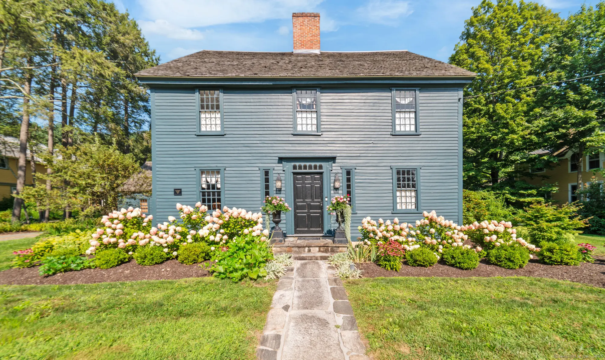 337 Main Street South, Woodbury