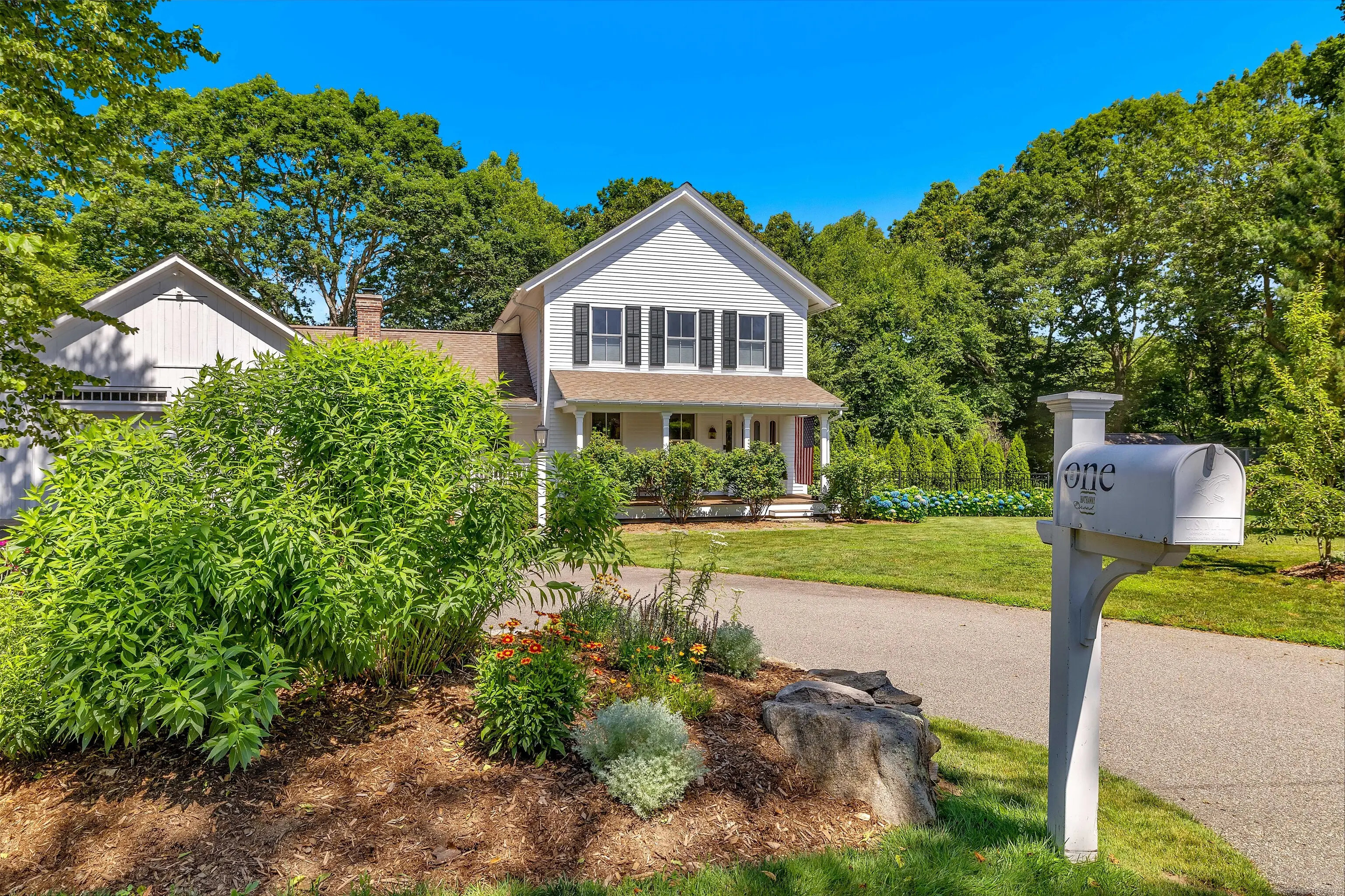 1 Hathaway Road, East Lyme
