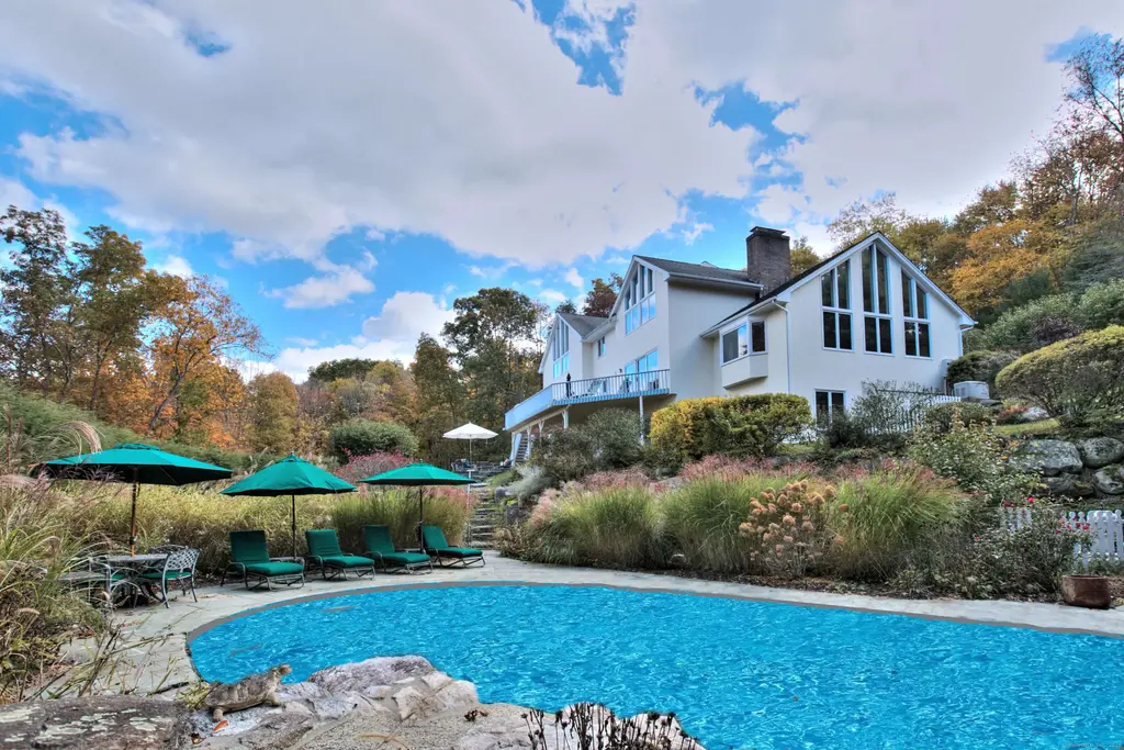 28 Old Orchard Drive, Weston