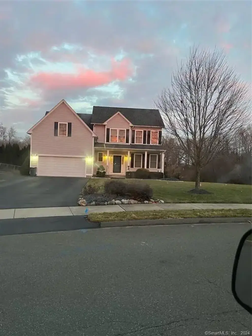 85 Rock Ridge Road, Manchester