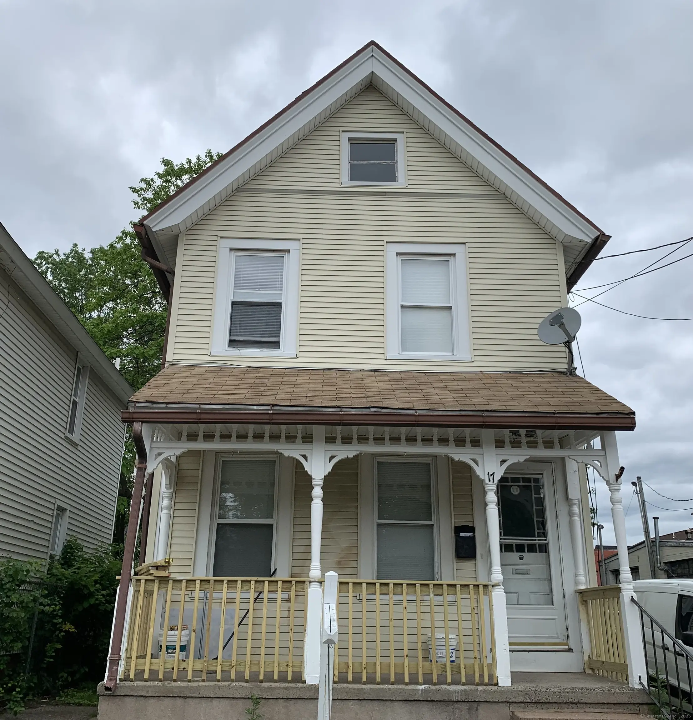 17 Easton Street, Hamden