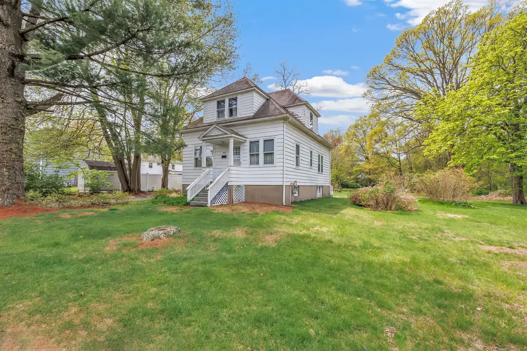 2803 Broadbridge Avenue, Stratford