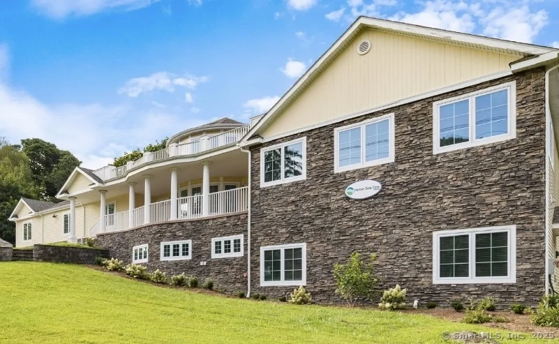 14 Godfrey Street, Groton