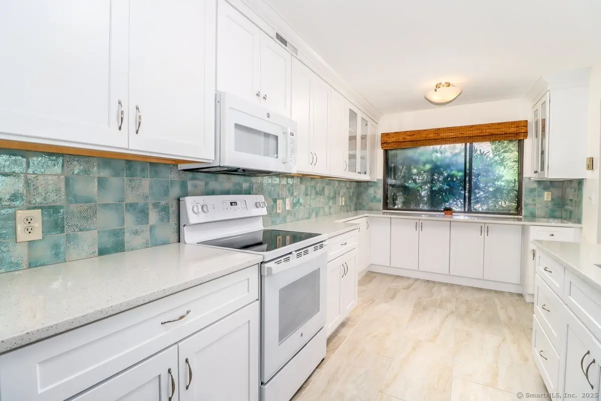 920 Heritage Village A, Southbury