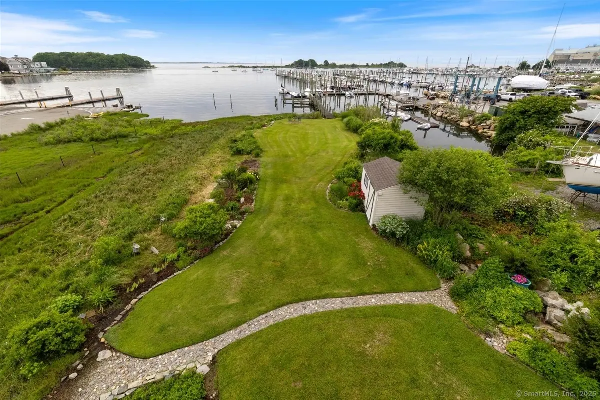 49 Bayberry Lane, Groton