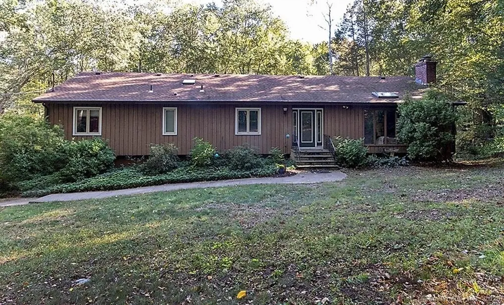 28 Rock Hill Road, Woodbridge