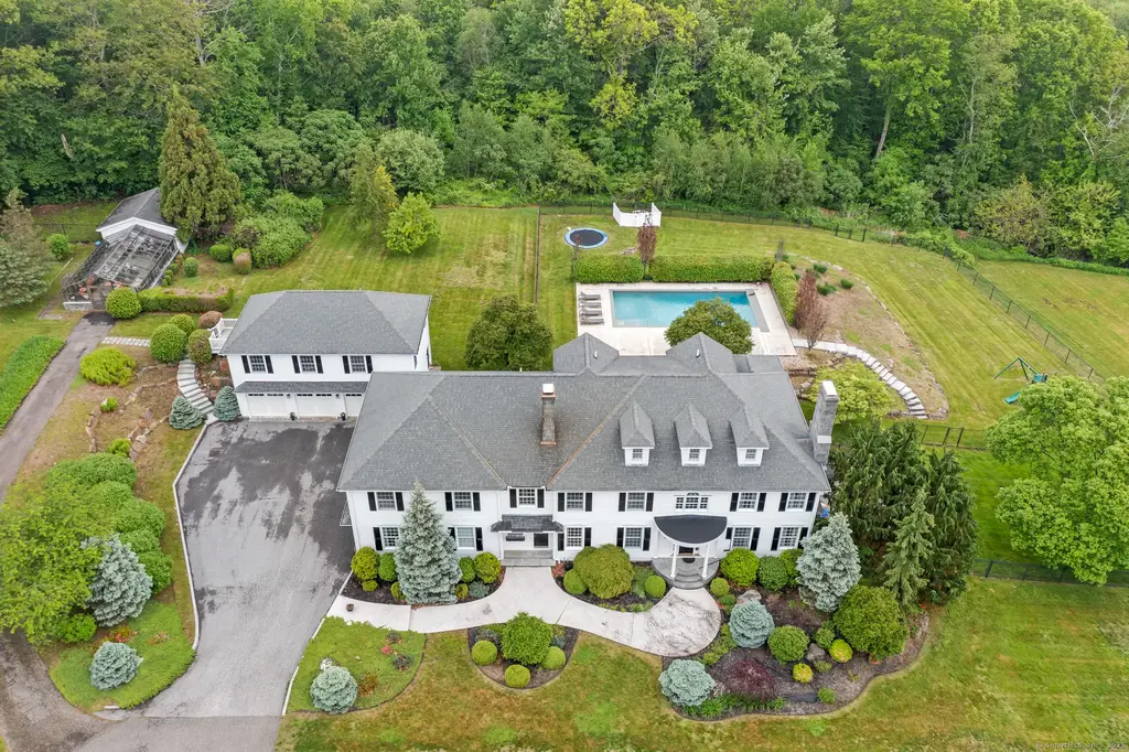 184 Fern Avenue, Litchfield