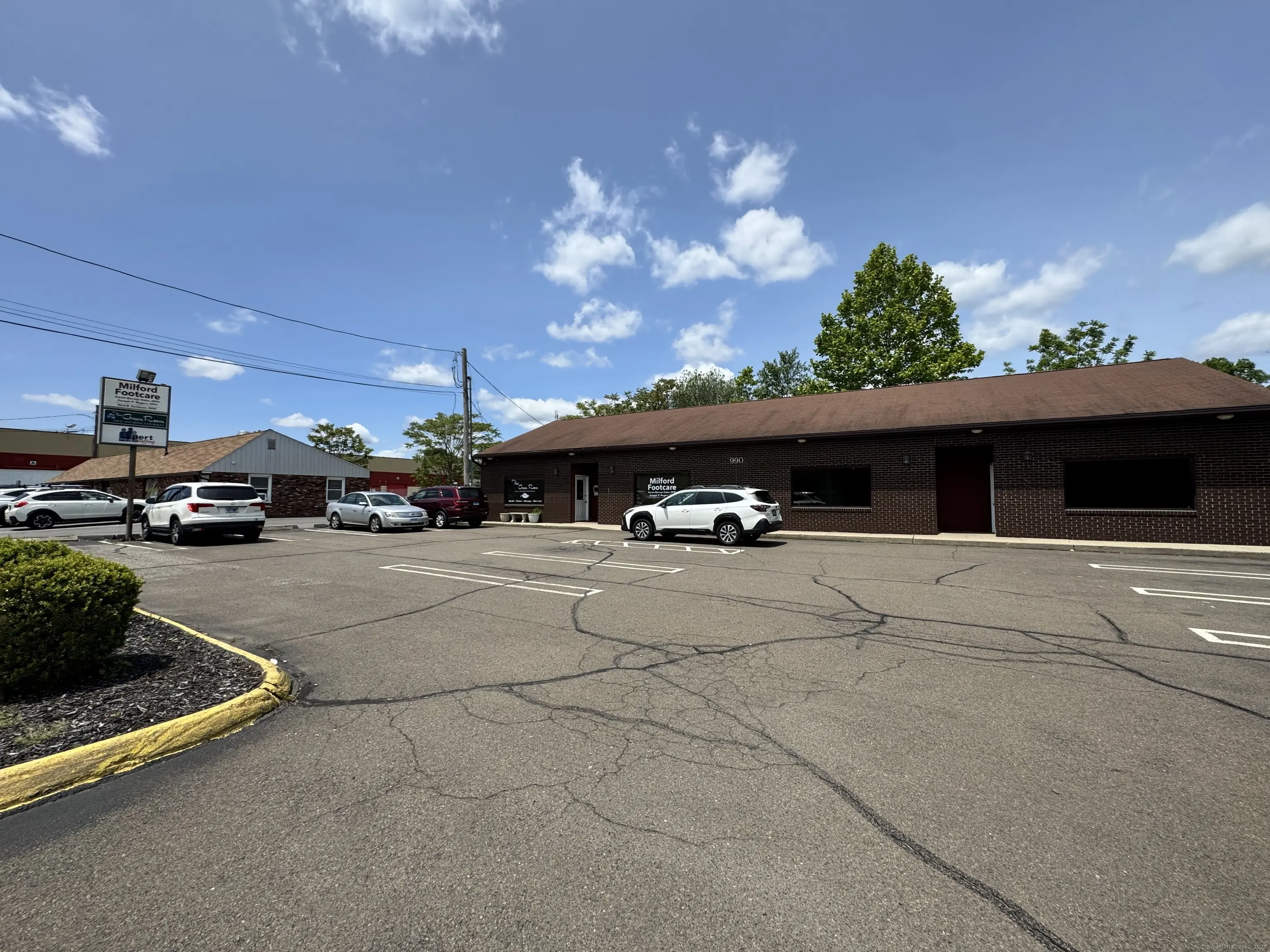 990 Bridgeport Avenue, Milford