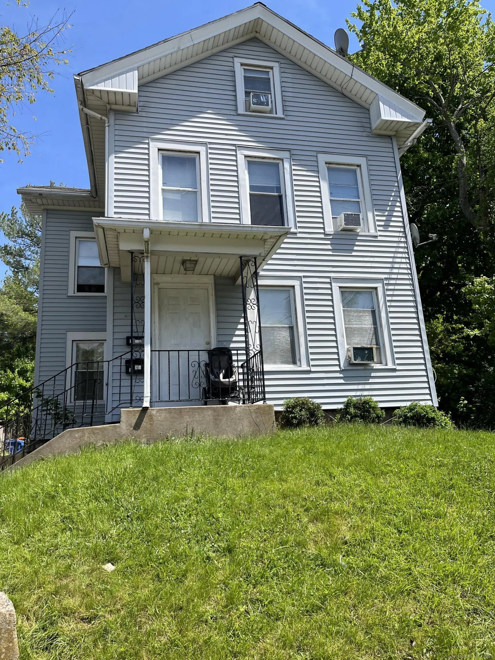 144 View Street, Meriden
