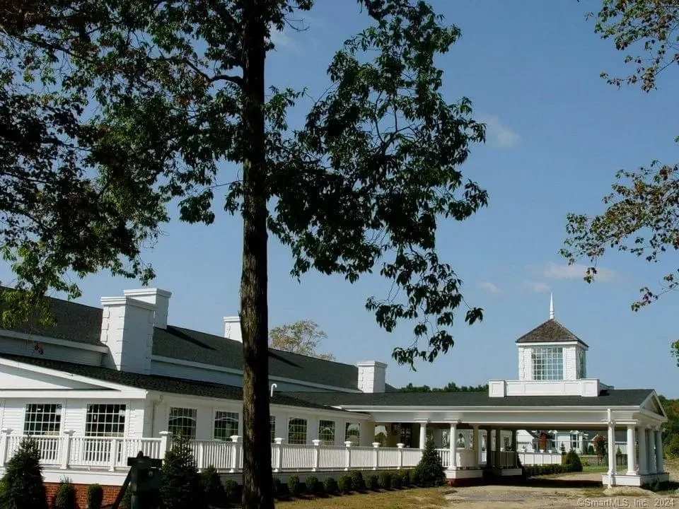 1 Banner Road 111, East Haddam