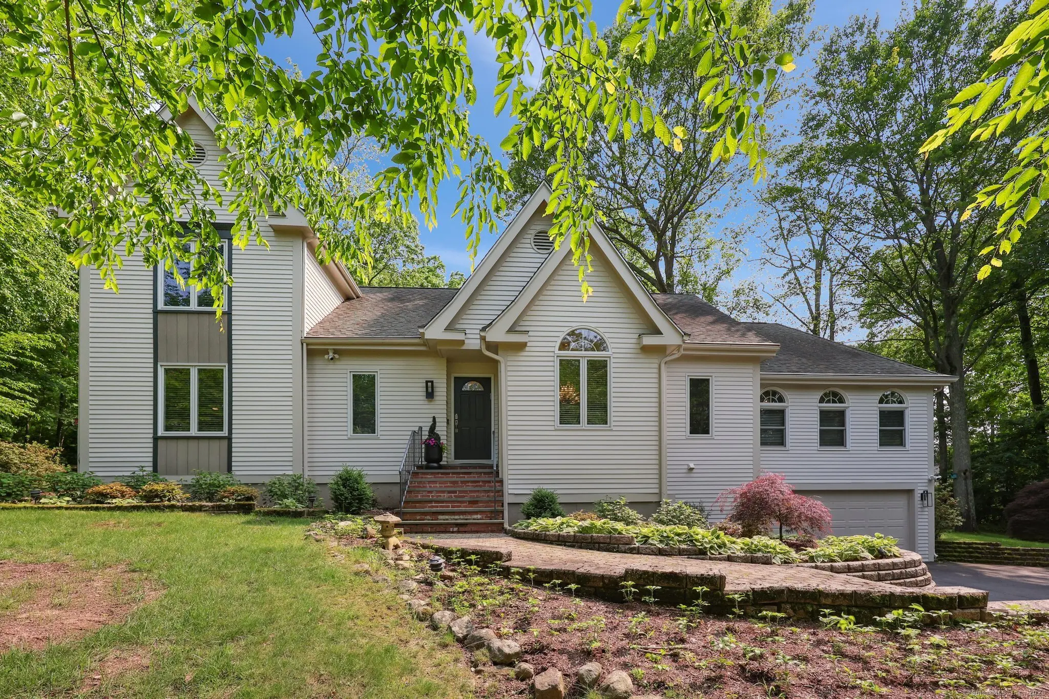 8 Highview Road, Madison