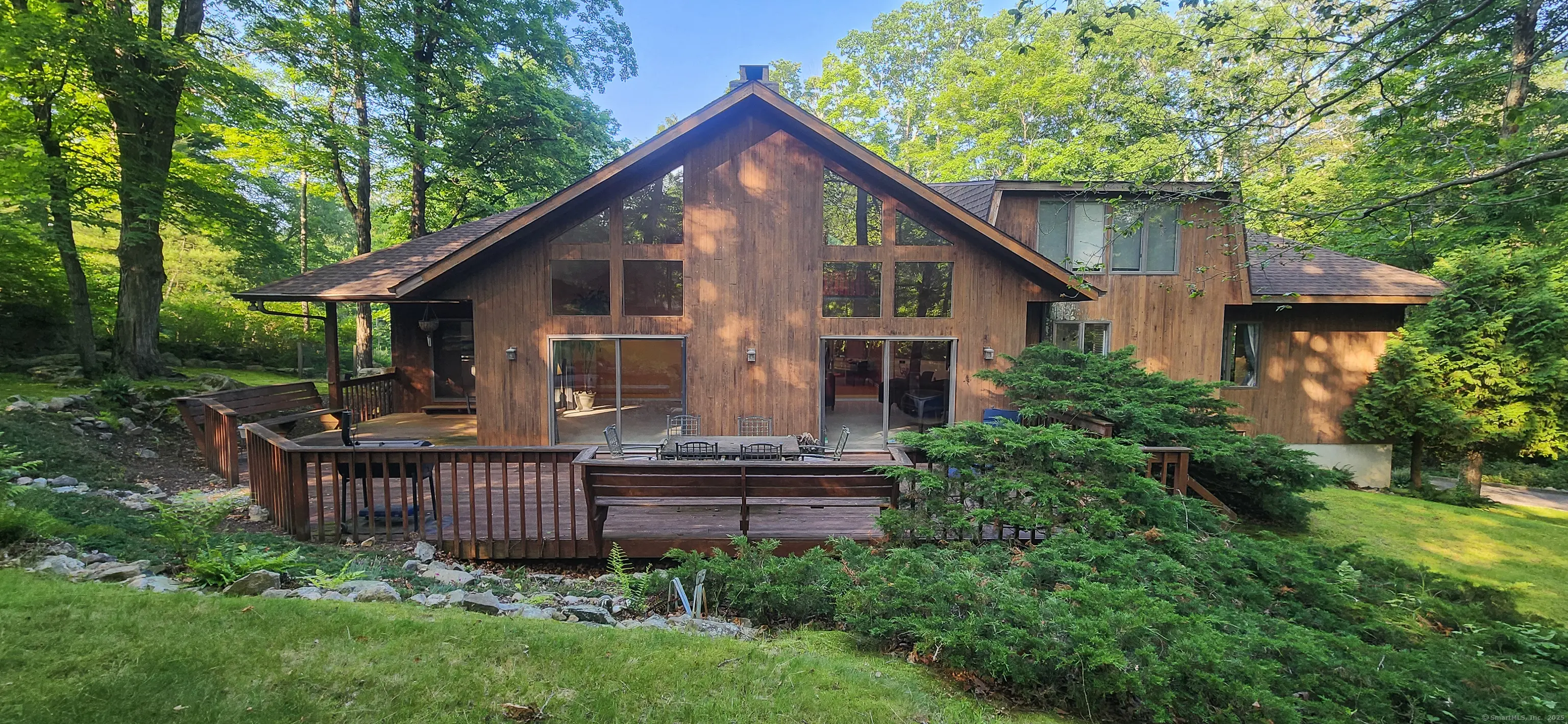 518 Woodbine Road, Stamford