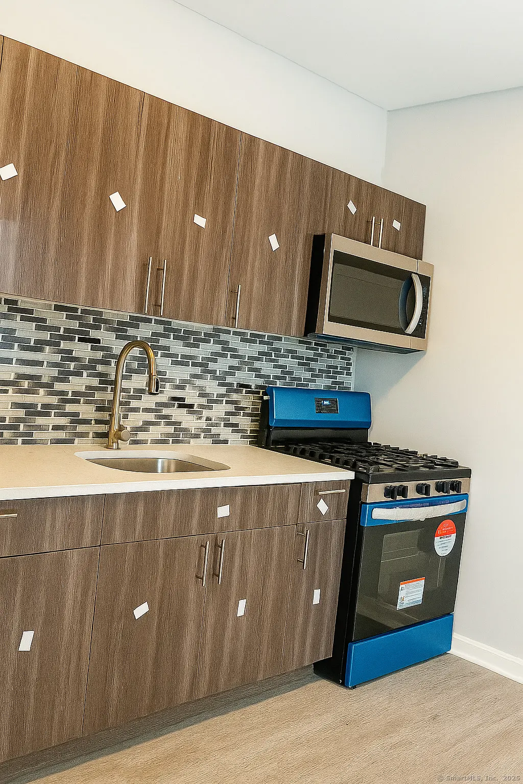 639 Barnum Avenue 2l, Bridgeport