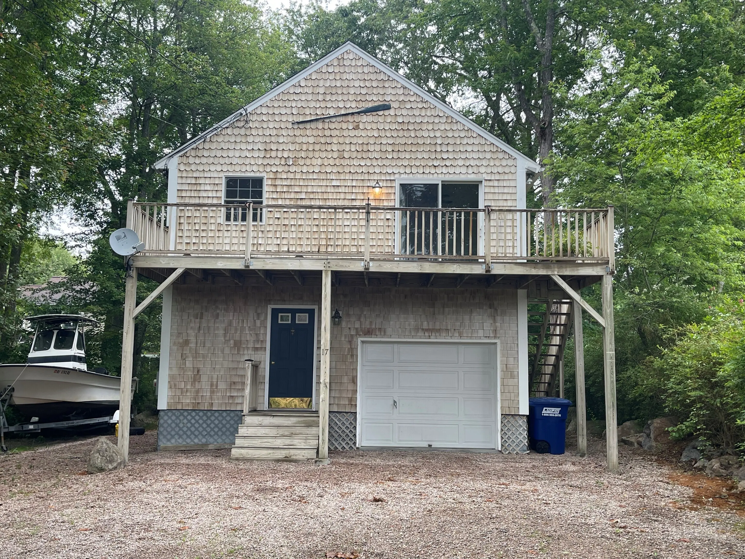 17 Langworthy Avenue, Stonington