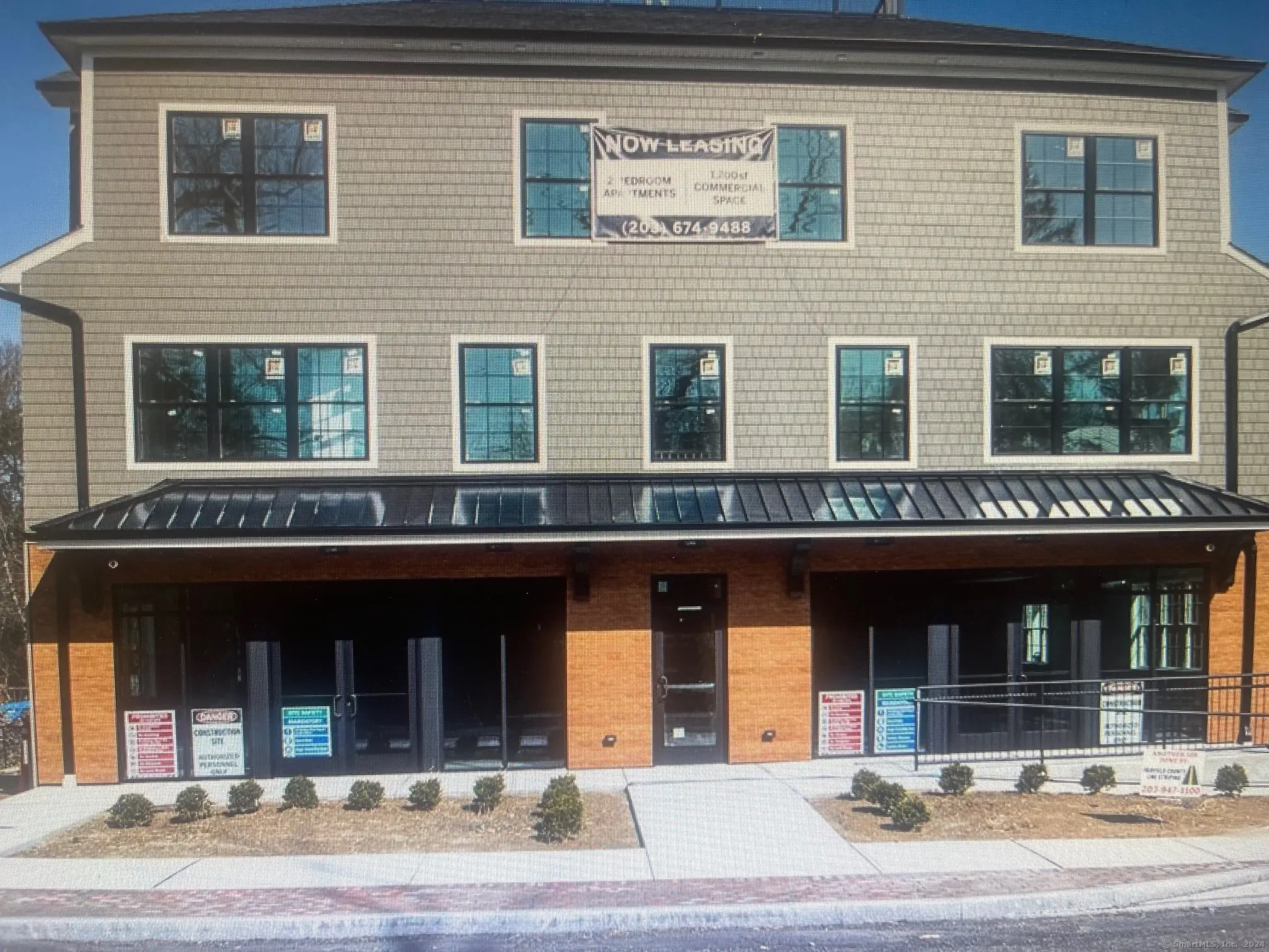 887 Federal Road, Brookfield