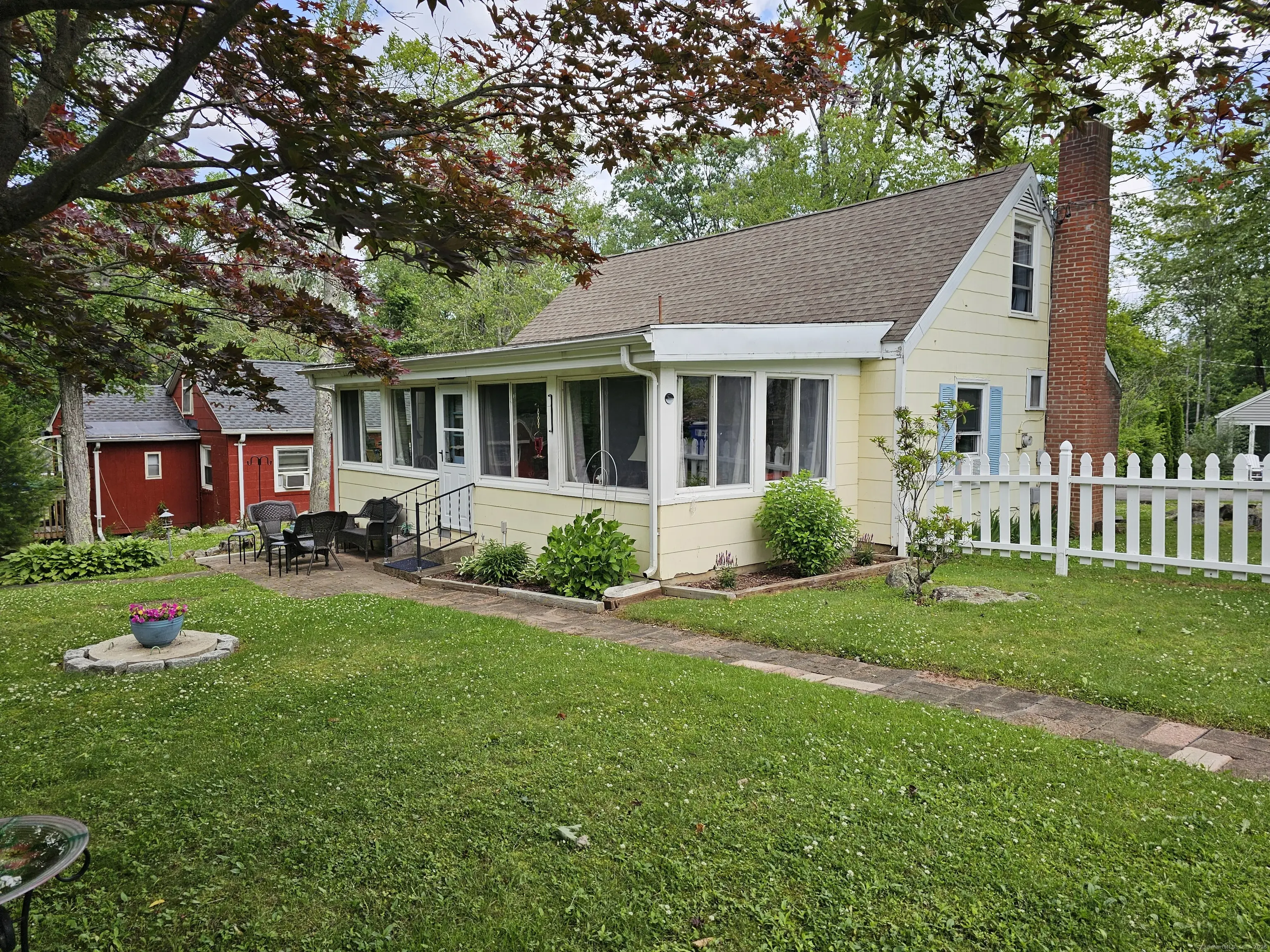 9 Hilltop Road, New Hartford