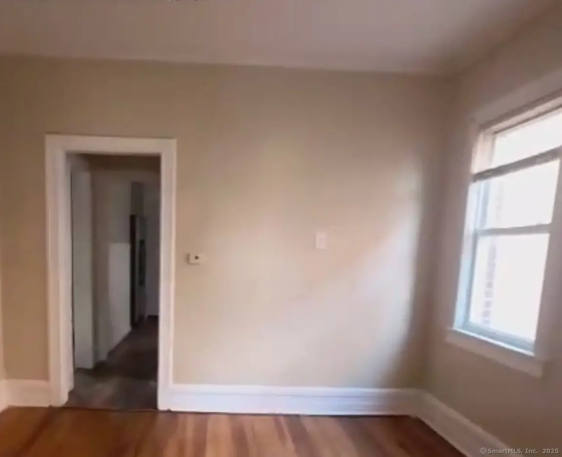 289 Dover Street 2l, Bridgeport